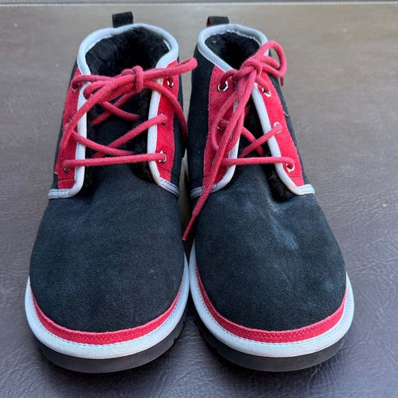 UGG Men's Black and Red Shoes NWOB Chukka boot 12 suede leather soft - Picture 2 of 9